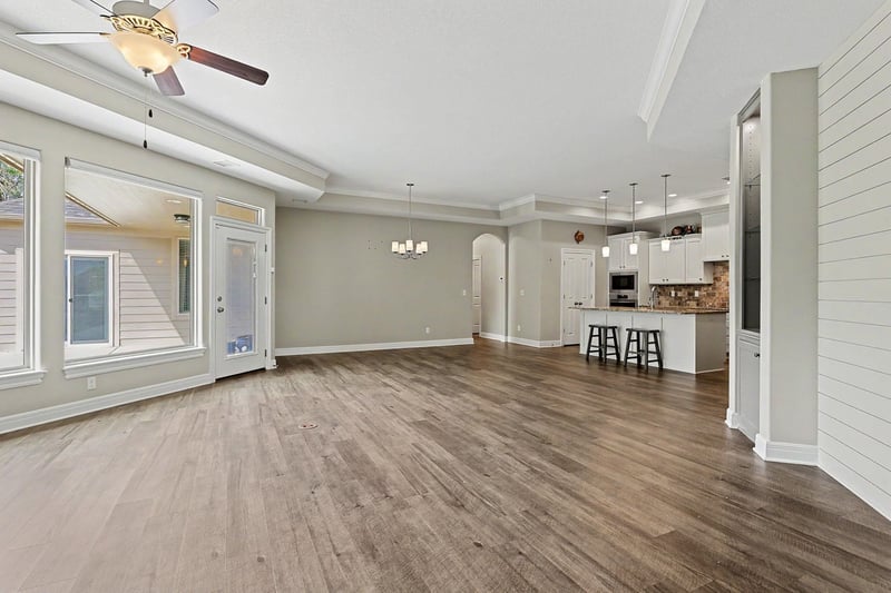 4923 N Prestwick Ave, Bel Aire, KS 67226