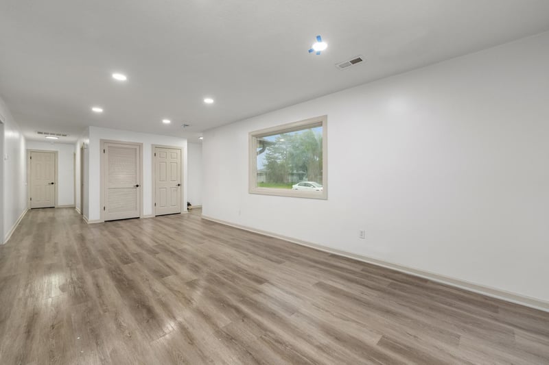 218 W Aaron Dr, Andover, KS 67002
