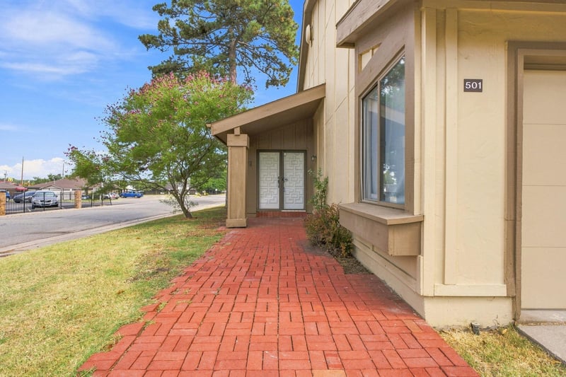 8201 E Harry Unit 501, Wichita, KS 67207