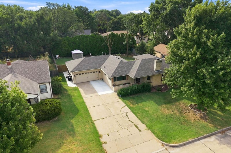 222 N Brookside St, Wichita, KS 67208