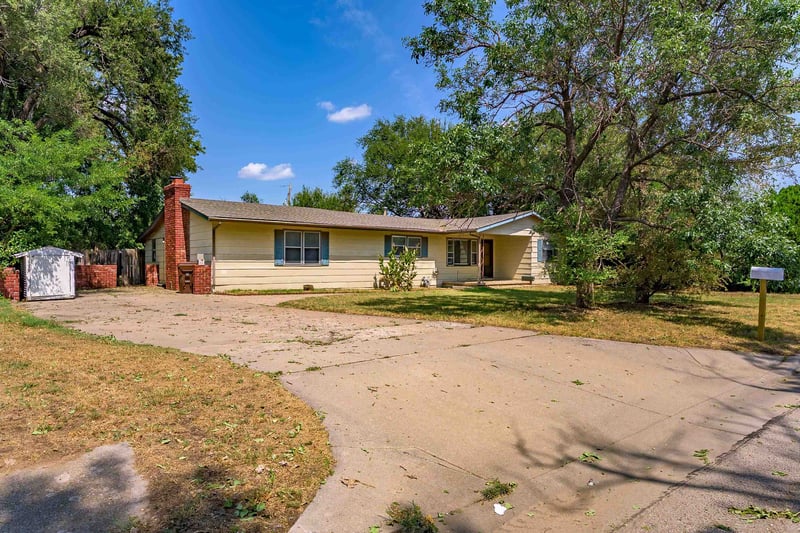 220 E 44th St S, Wichita, KS 67216-1714