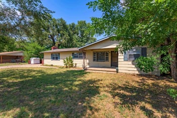 220 E 44th St S, Wichita, KS 67216-1714