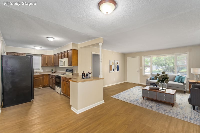 220 E 44th St S, Wichita, KS 67216-1714