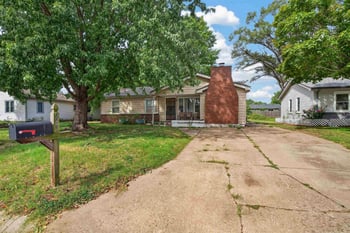 243 Western Ave, Haysville, KS 67060