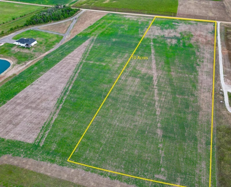 16366 E Bluff St, Cheney, KS 67025