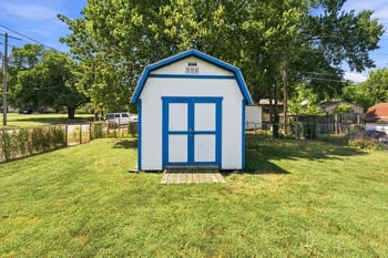 2561 S Hydraulic Ave, Wichita, KS 67216