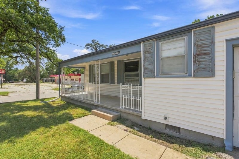 2561 S Hydraulic Ave, Wichita, KS 67216