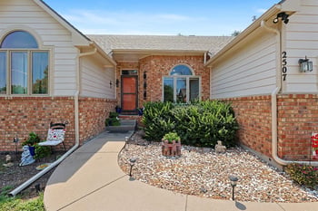 2507 N Cranbrook Ct, Wichita, KS 67226