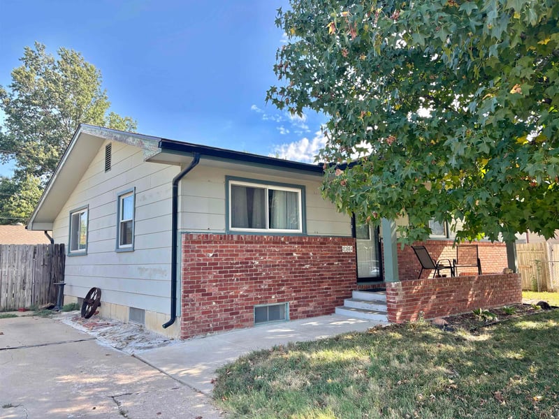 2304 W Southgate St, Wichita, KS 67217