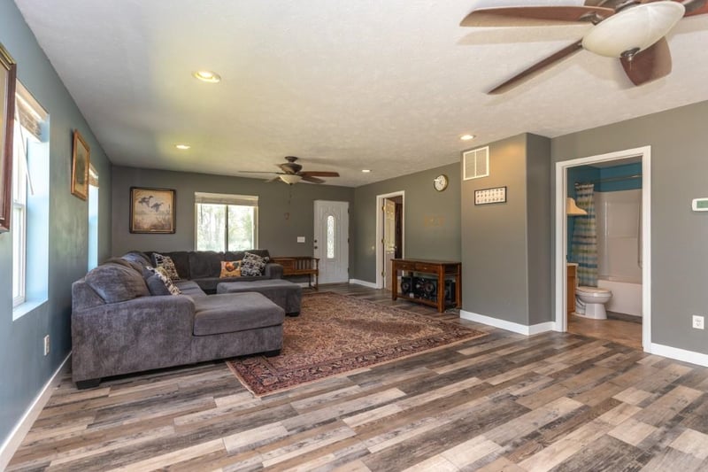 1905 Deer Rd, Abilene, KS 67410