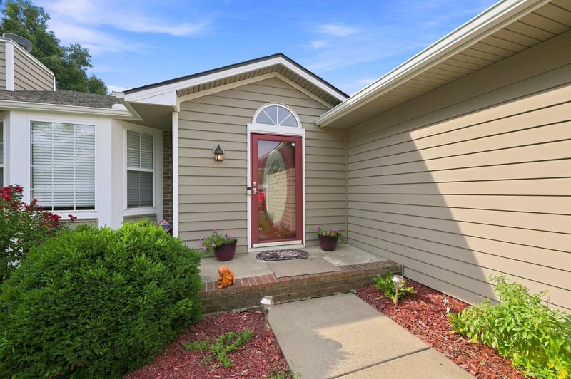 9415 E Carson St, Wichita, KS 67210