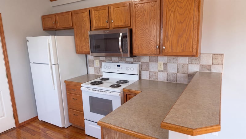 6505 E 44th St N, Bel Aire, KS 67226-1483