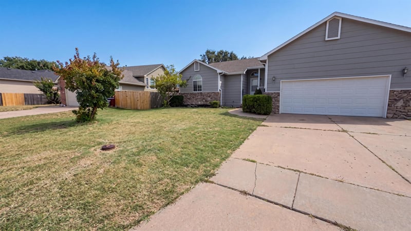 6505 E 44th St N, Bel Aire, KS 67226-1483