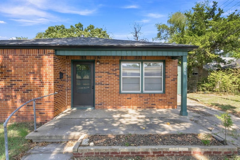 1008 W 45th St S, Wichita, KS 67217