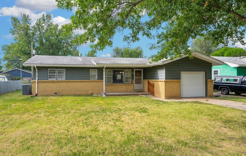 1715 E Mona Ln, Wichita, KS 67216
