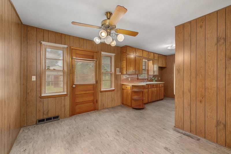 1715 E Mona Ln, Wichita, KS 67216
