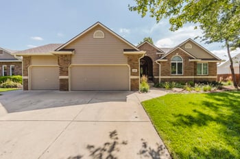 134 N Emporia Ave, Valley Center, KS 67147