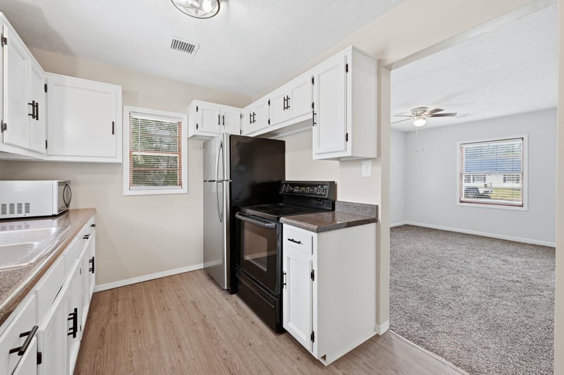 1415 E Evanston St, Park City, KS 67219-1330