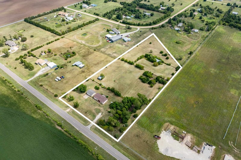 8950 S Meridian Ave, Haysville, KS 67060