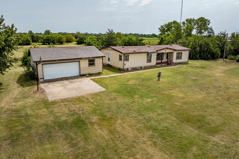 8950 S Meridian Ave, Haysville, KS 67060
