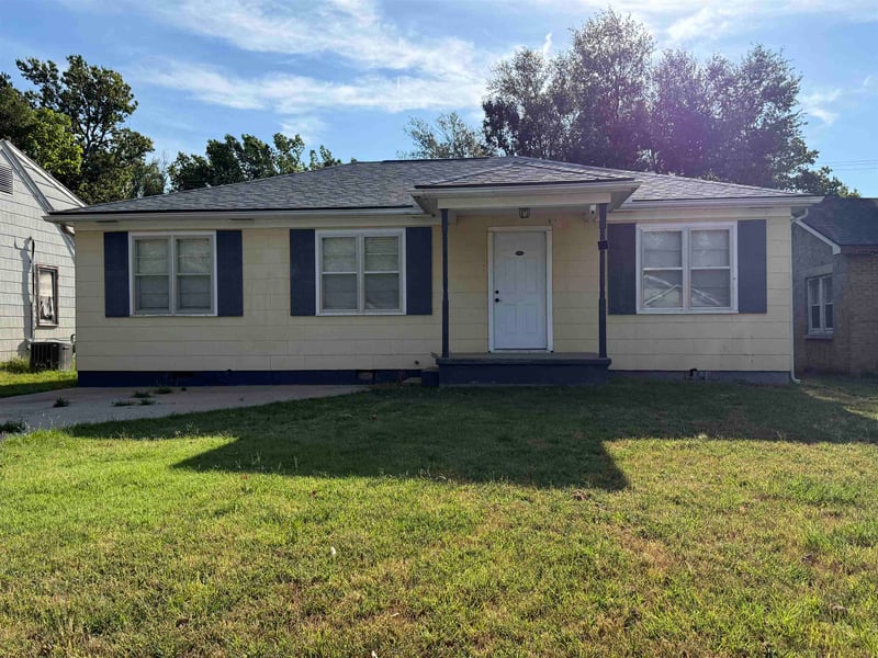 712 N 8th, Arkansas City, KS 67005