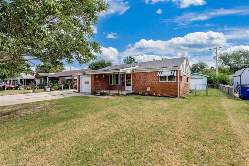 2834 S Laura St, Wichita, KS 67216