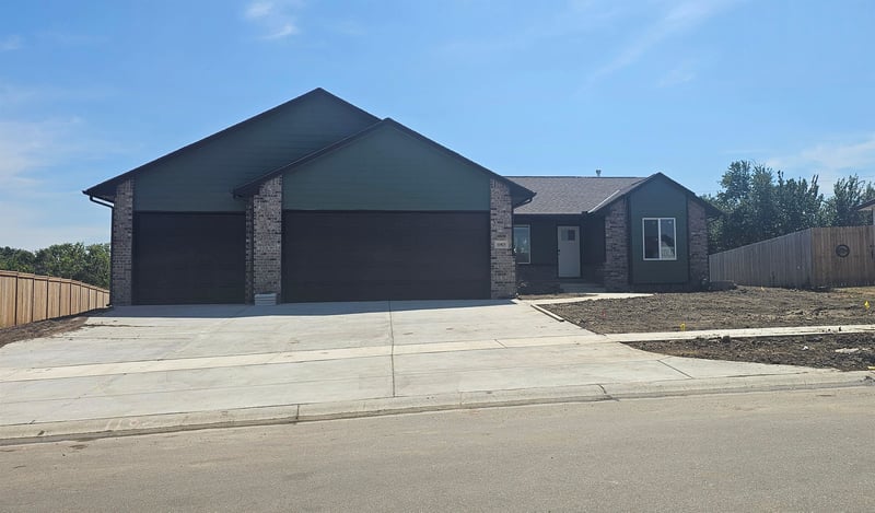 11823 E Mount Vernon Rd, Wichita, KS 67207