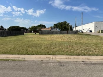 416 Hickory Ln, Maize, KS 67101