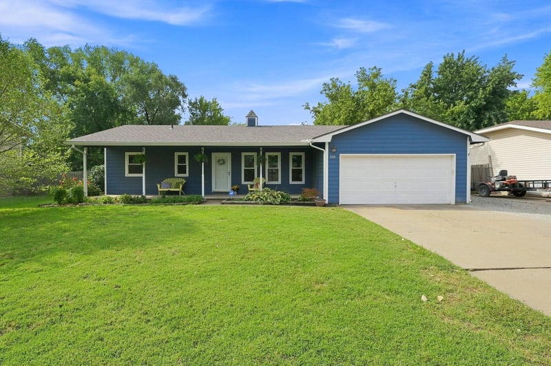 513 E Burning Tree Rd, Derby, KS 67037-3142