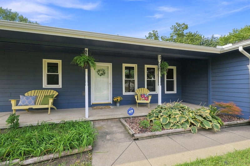 513 E Burning Tree Rd, Derby, KS 67037-3142