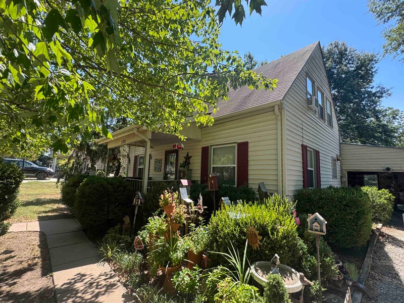 1701 E 7th, Winfield, KS 67156