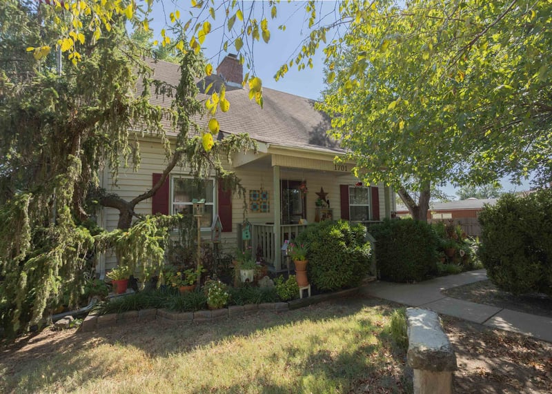 1701 E 7th, Winfield, KS 67156