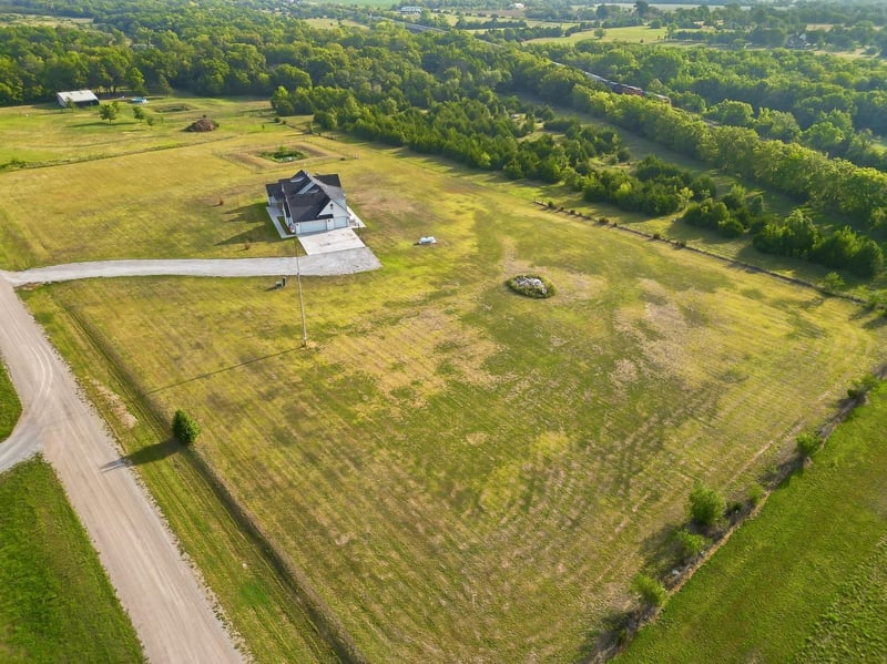 10576 S Ellen St, Mulvane, KS 67110