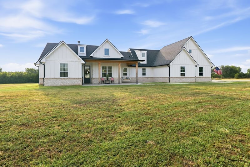 10576 S Ellen St, Mulvane, KS 67110
