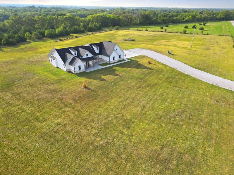 10576 S Ellen St, Mulvane, KS 67110