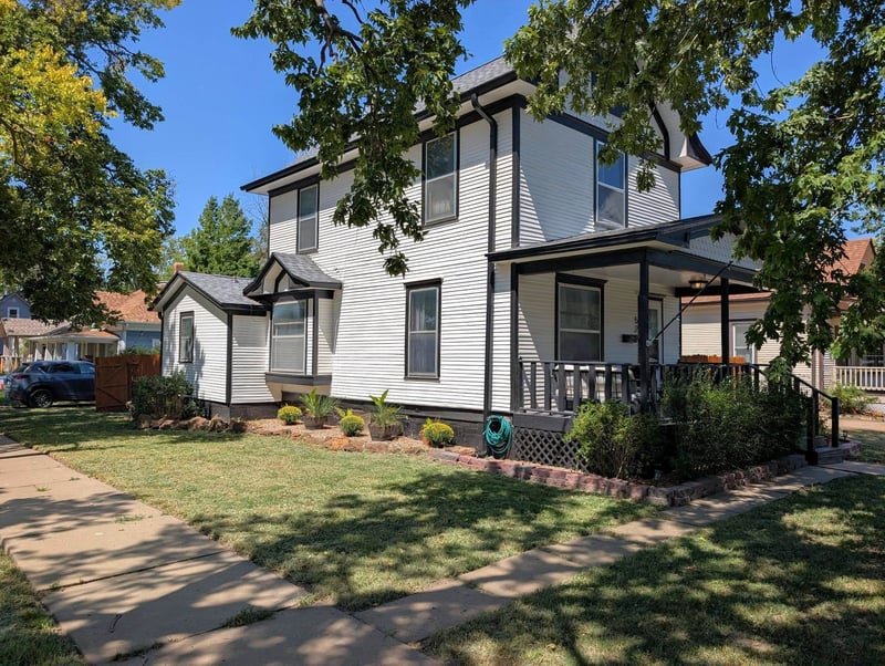 520 S 10th St, Salina, KS 67401