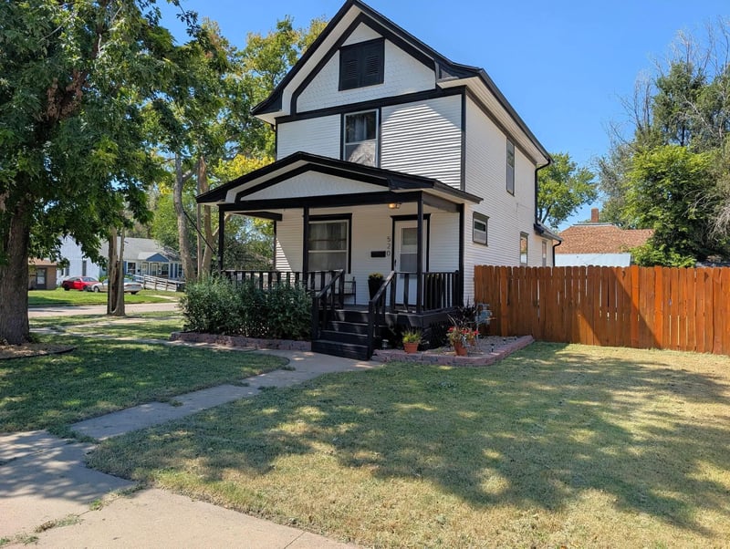 520 S 10th St, Salina, KS 67401