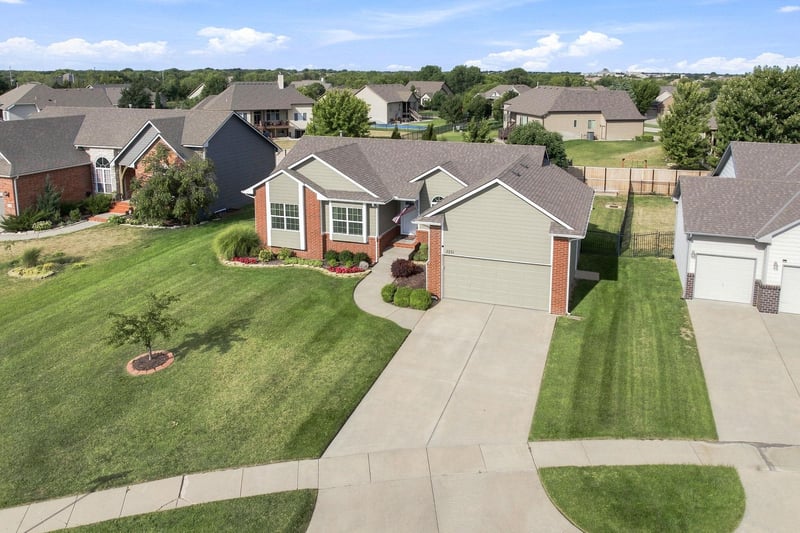 2231 N Burning Tree St, Wichita, KS 67228