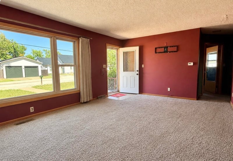 207 E 2nd St, Hillsboro, KS 67063