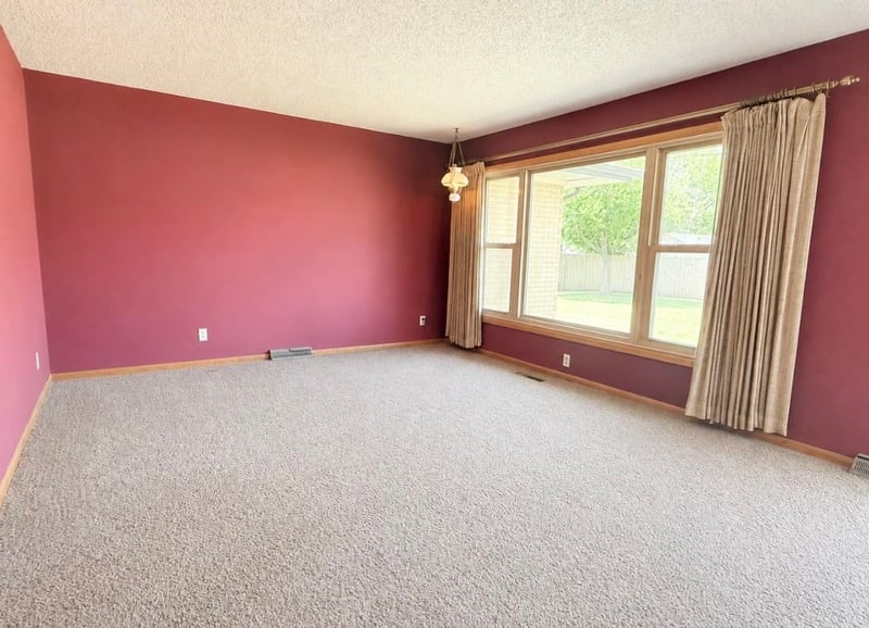 207 E 2nd St, Hillsboro, KS 67063