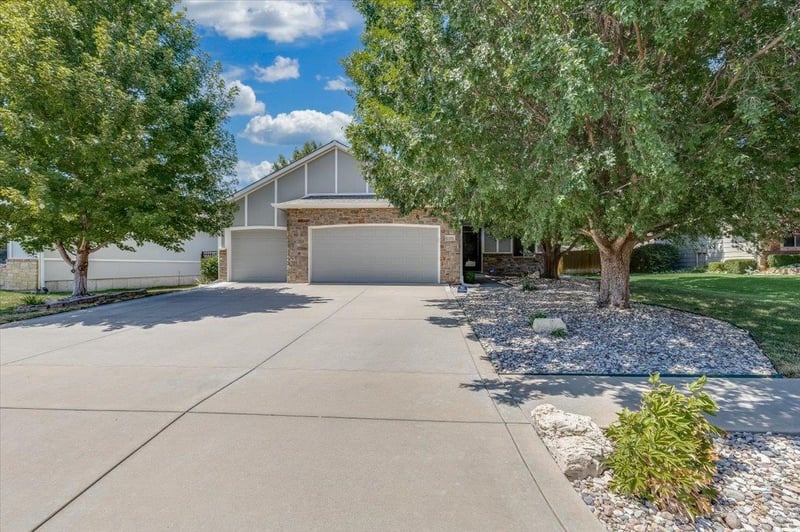 1201 N Beau Jardin, Derby, KS 67037