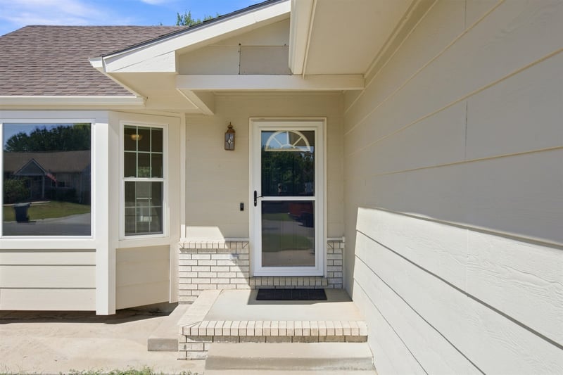 1827 S Brandon, Wichita, KS 67207