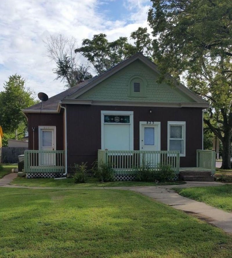 821-823 W Ash St, Salina, KS 67401