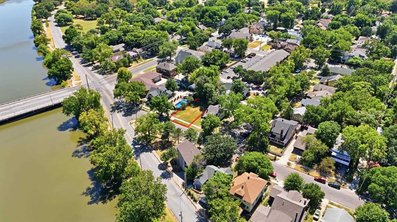 917 W Riverside, Wichita, KS 67203