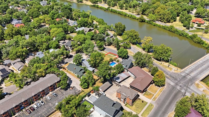 917 W Riverside, Wichita, KS 67203