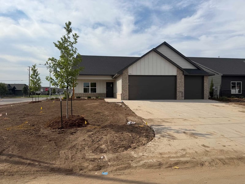 701 N Wheatland Ct, Wichita, KS 67235