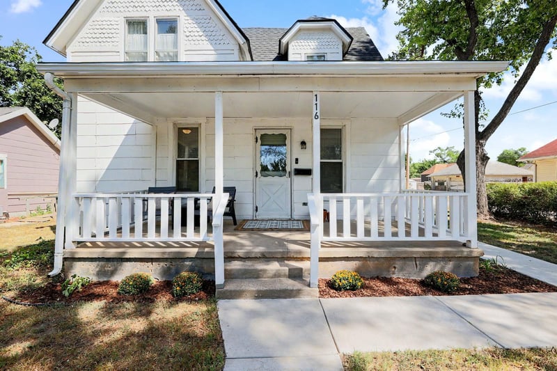 116 SW 3rd St, Newton, KS 67114