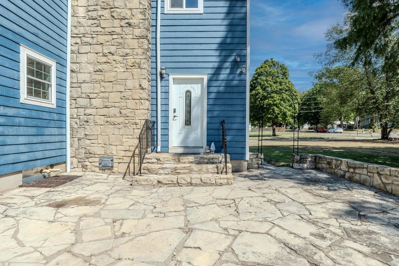 219 Park, Winfield, KS 67156