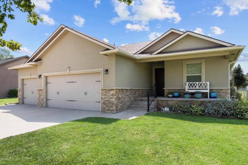 713 W 32nd, Hutchinson, KS 67502