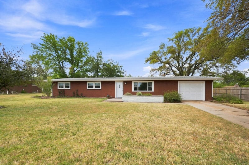 215 W Mary Ave, Garden Plain, KS 67050